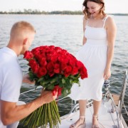 Предложение руки и сердца